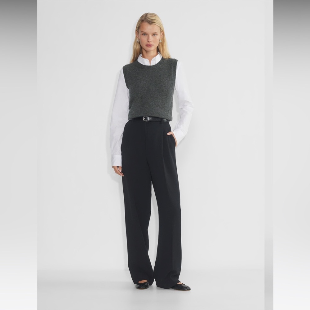 Aritzia Effortless Pant